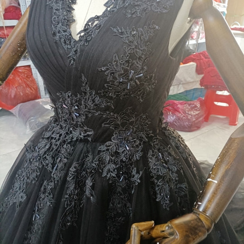 豪華！黒カラードレス キラキラのハンドビーディング ベアトップ 背中  