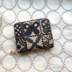 ꕤ受注製作ꕤ ミナペルホネン  財布　forest tile ベージュ　カードケース　ミニ財布 1枚目の画像
