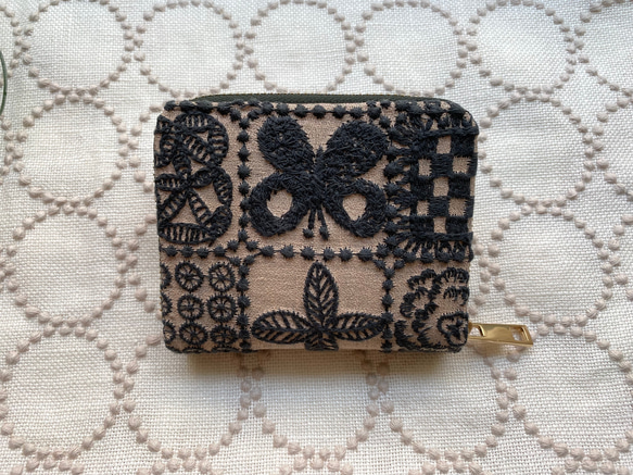 ꕤ受注製作ꕤ ミナペルホネン  財布　forest tile ベージュ　カードケース　ミニ財布 3枚目の画像