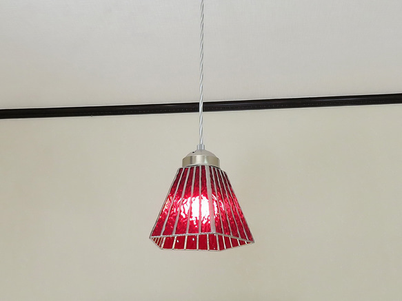 レッドのストライプ・五面（ステンドグラスペンダントライト）吊り下げガラス照明 ・Mサイズ・コード長さ選択可 