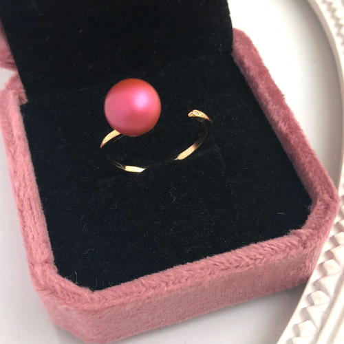 Swarovski マルベリーピンクパールとキュービックジルコニアリング