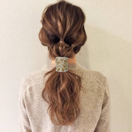 soldꕤインド刺繍リボン　ポニーフック　ヘアカフ　ヘアアクセサリー　ベージュꕤ インド刺繍 刺繍 リボン ポニーフック ヘアカフ ヘアカフス ラップ