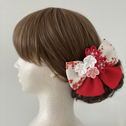 つまみ細工の髪飾り【赤白リボンと小花】成人式 振袖 卒業式 袴 浴衣