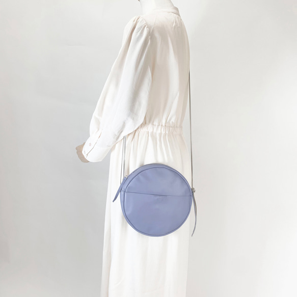 本革の丸型ショルダー　purple 4枚目の画像