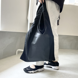 リサイクルポリエステル　Nプリント&メッシュポケット付　ショッピングバッグ【ブラック】 3枚目の画像