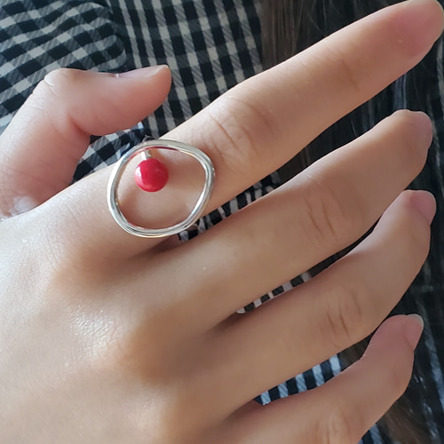 赤珊瑚14kgf ピアス、7ｍｍ一粒ピアス 天然石ピアス ワンポイント ピアス（スタッド・一粒） Ring and I 通販｜Creema(クリーマ)  14024986