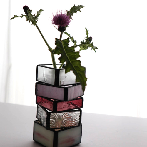 neji-neji 一輪挿し・《薊草ｱｻﾞﾐｿｳ》 一輪挿し・花瓶・花器 ステンド