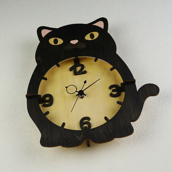 「黒ねこ」木製掛け時計　 2枚目の画像