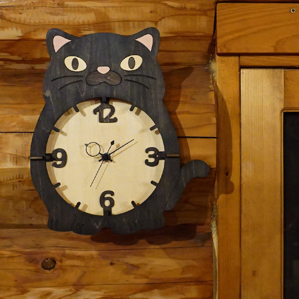 「黒ねこ」木製掛け時計　 6枚目の画像
