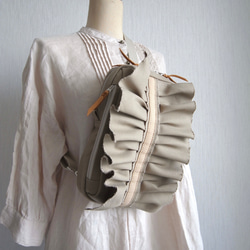 フリルのボディバック ボディバッグ・ウエストポーチ mino 通販