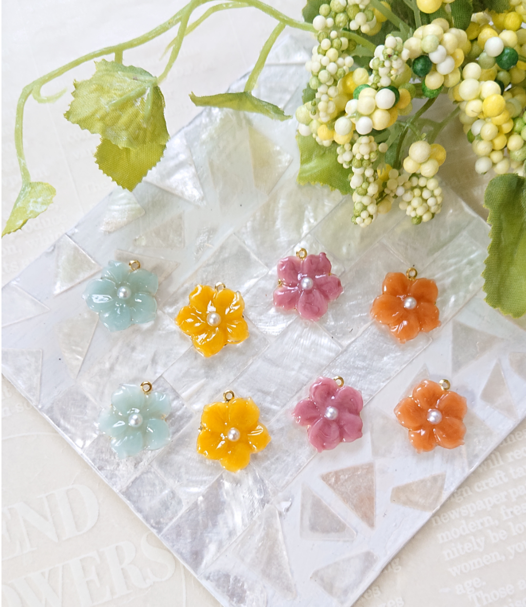 フラワーモチーフ☆カン付き8個 d-33 レジン/カボション/花/くすみ 