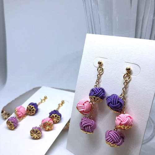 水引 3連玉結びのゆらゆらピアス／イヤリング(紫×ピンク) ピアス