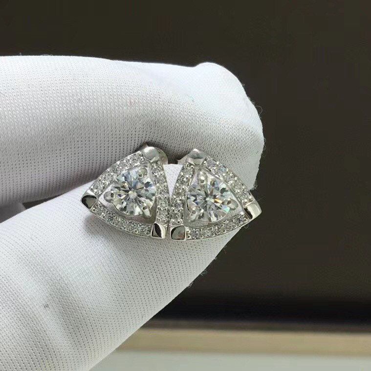 【合計1カラット 】輝くモアサナイト ピアス s925