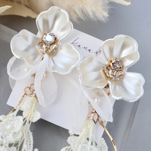 パールフラワー × レース タッセルの大ぶり ピアス【イヤリング 金属