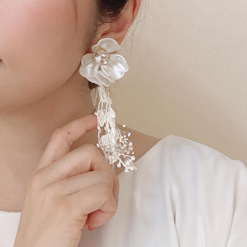 パールフラワー × レース タッセルの大ぶり ピアス【イヤリング 金属