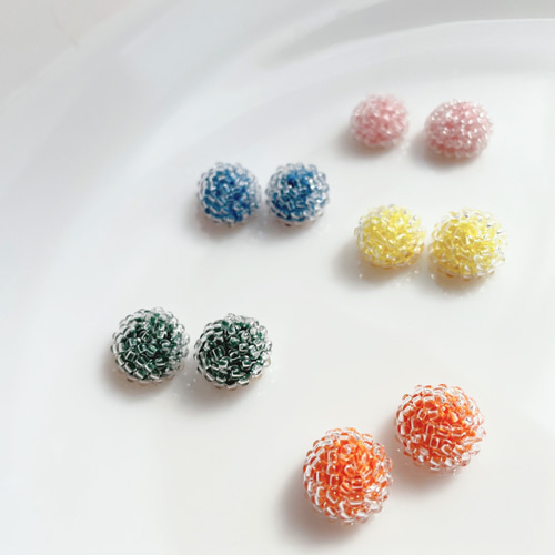 砂糖菓子のようなつぶつぶアクセサリー（5色） ピアス（スタッド・一粒 