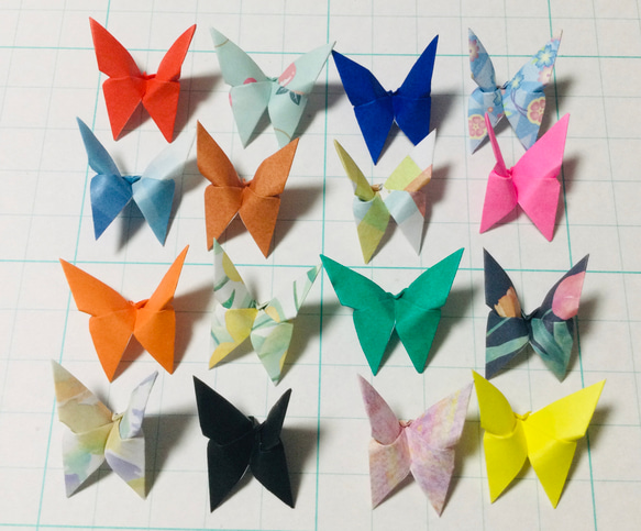 蝶の折り紙200個 1枚目の画像