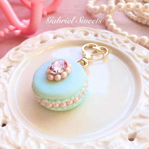 princess macaron ☆キーホルダー〔水色マカロン×ピンクビジュー 