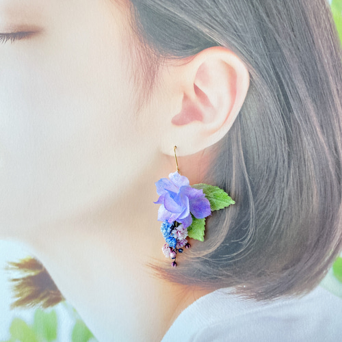 紫陽花とアンティークかすみ草のブーケピアス/イヤリング(樹脂、チタン 