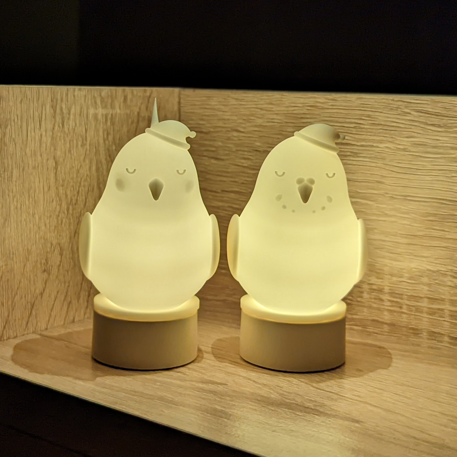 ２羽のおやすみインコさんランプ【おやすみオカメインコさん・おやすみセキセイインコさんセット】スタンドライト・テーブルランプ