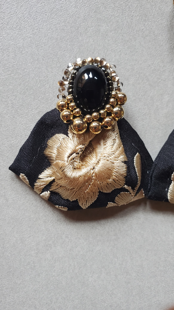 〈再販〉2wayインド刺繍リボンとビーズ刺繍のピアス&イヤリング 8枚目の画像