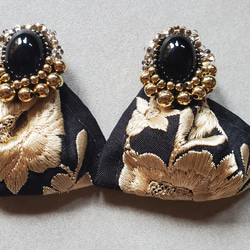 〈再販〉2wayインド刺繍リボンとビーズ刺繍のピアス&イヤリング 5枚目の画像