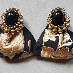 〈再販〉2wayインド刺繍リボンとビーズ刺繍のピアス&イヤリング 2枚目の画像