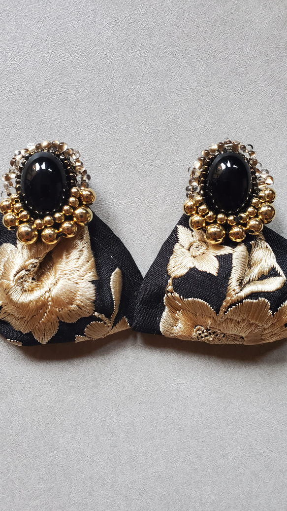 〈再販〉2wayインド刺繍リボンとビーズ刺繍のピアス&イヤリング 2枚目の画像