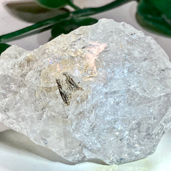 ゴールデンマイカ内包　天使のギフト❦͙ レインボー エレスチャル  骸骨水晶　原石 4枚目の画像