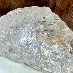 ゴールデンマイカ内包　天使のギフト❦͙ レインボー エレスチャル  骸骨水晶　原石 2枚目の画像