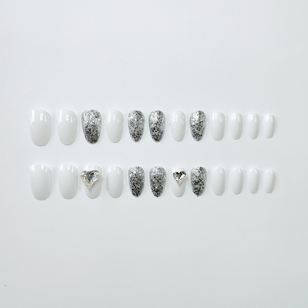白ラメ　韓国ネイル　リング　指輪　ネイルチップ Amazon | Liberte555 ネイルチップ 白 韓国 3d フレンチ