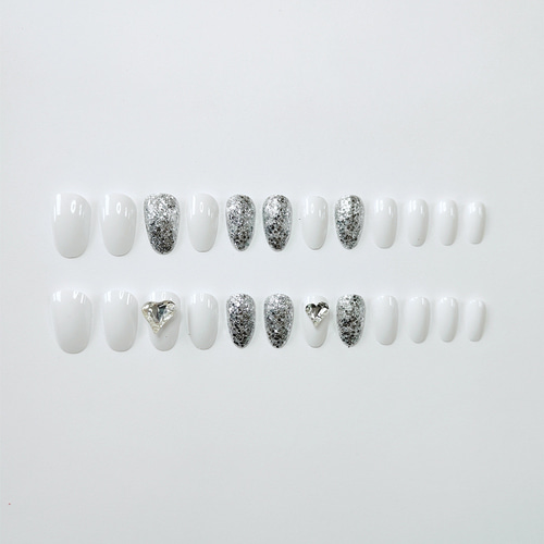 44))ネイルチップ 韓国ネイル シンプル フレンチガーリー ホワイト シルバー 44))ネイルチップ 韓国ネイル シンプル フレンチガーリー