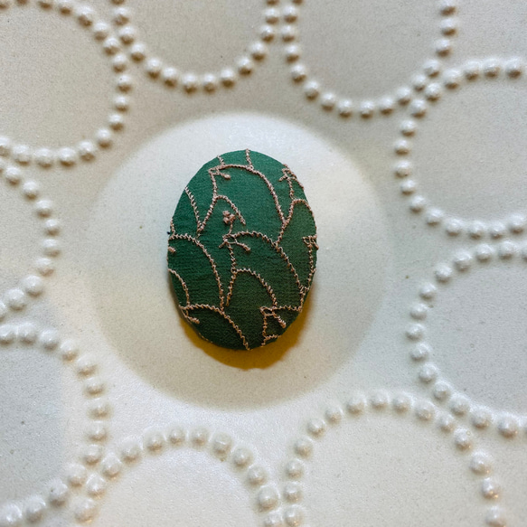 ブローチ（ミナペルホネン生地使用・ハンドメイド） ブローチ  