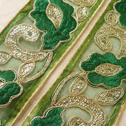 0.5mより インド刺繍テープ 緑 花 スパンコールチロリアンテープ☆カルトナージュ☆ハンドメイド☆手芸用品 リボン 6枚目の画像