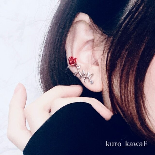 ピアス両耳用　K14WG 薔薇 両耳用-野薔薇の1輪ピアス / 薔薇 地雷系 軟骨 イヤーカフ
