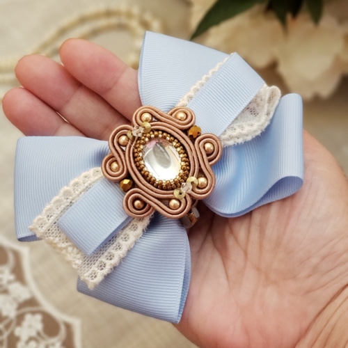 ソウタシエ 金具風 リボン ブルー ヨーロッパソウタシエコード刺繍