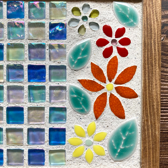【新作】ガラスタイルトレー　タイルトレイ　タイルカットで作るお花模様　大きめサイズ　オーダー木枠 5枚目の画像