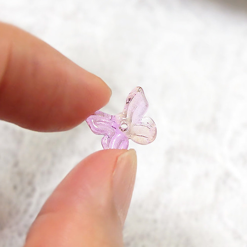 ピンク系♪韓国ビーズ＆オーロラ❤トリプル捻りビーズの蝶々カスタム