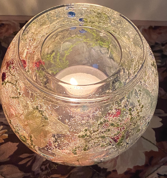 アジサイの季節に…くすみアジサイのジェルキャンドルホルダー (ティーライトキャンドルとLEDライト付き) 6枚目の画像