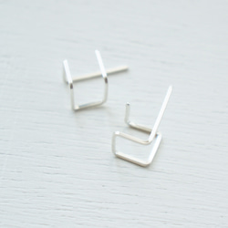 SV square-shaped form pierce 2枚目の画像