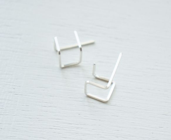 SV square-shaped form pierce 2枚目の画像