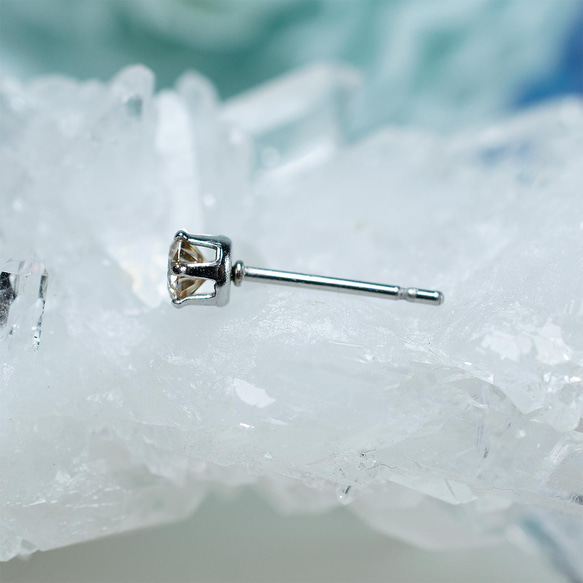 モアッサナイト（シャンパン）・ピアス　4mm（片耳） 5枚目の画像