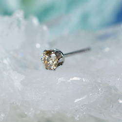 モアッサナイト（シャンパン）・ピアス　4mm（片耳） 4枚目の画像