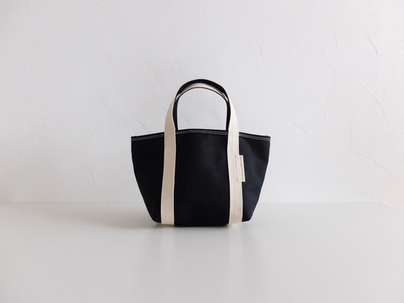 tote bag XS size クロ(ハリのある帆布) 1枚目の画像