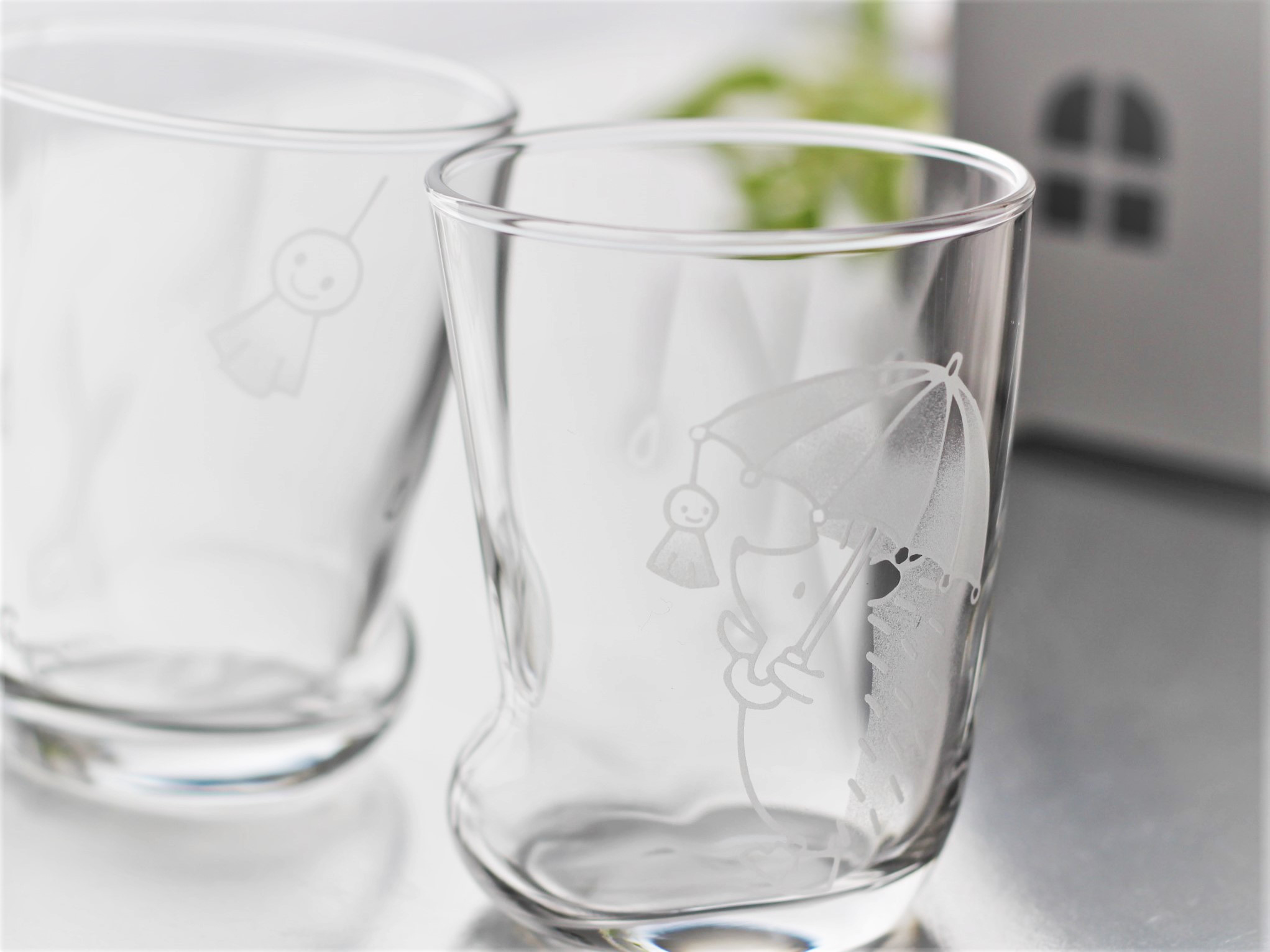 【小２個】ペアグラス　雨も楽しい！ハリネズミと傘の長靴型グラス　/3つの絵柄から選べる/　ペアギフト/　ｃなみはりねずみ