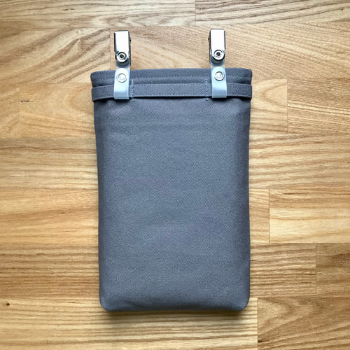 大きめスマホさんも入る☆フタなし移動ポケット/ スマホポーチ