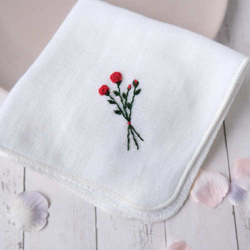 名入れ無料】薔薇手刺繍のガーゼタオルハンカチ(レッド) ハンカチ