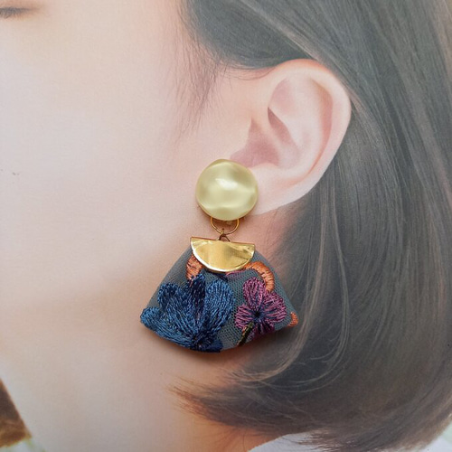 インド刺繍 リボン クリアカボション 2way おおぶり イヤリング/ピアス