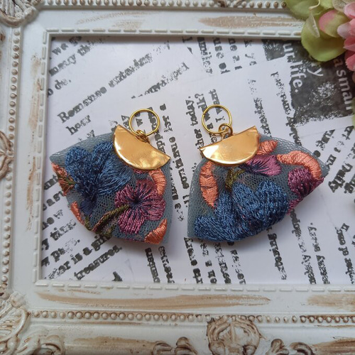 インド刺繍 リボン クリアカボション 2way おおぶり イヤリング/ピアス