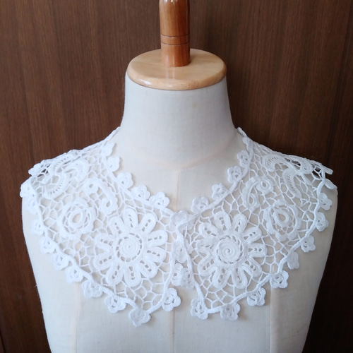 アイリッシュクロッシェレース編みのおひさまのつけ襟 白 その他